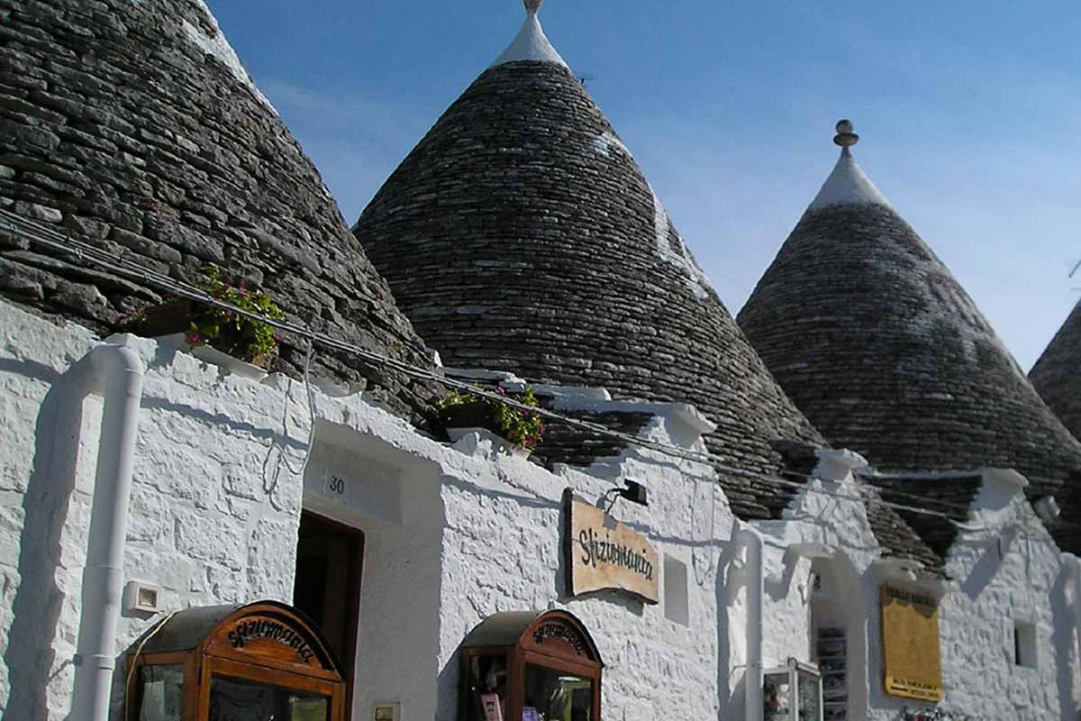 visita-alberobello